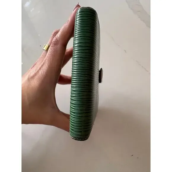 Louis Vuitton Green Epi Leather Bi-fold Snap Wallet - Picture 7 of 8